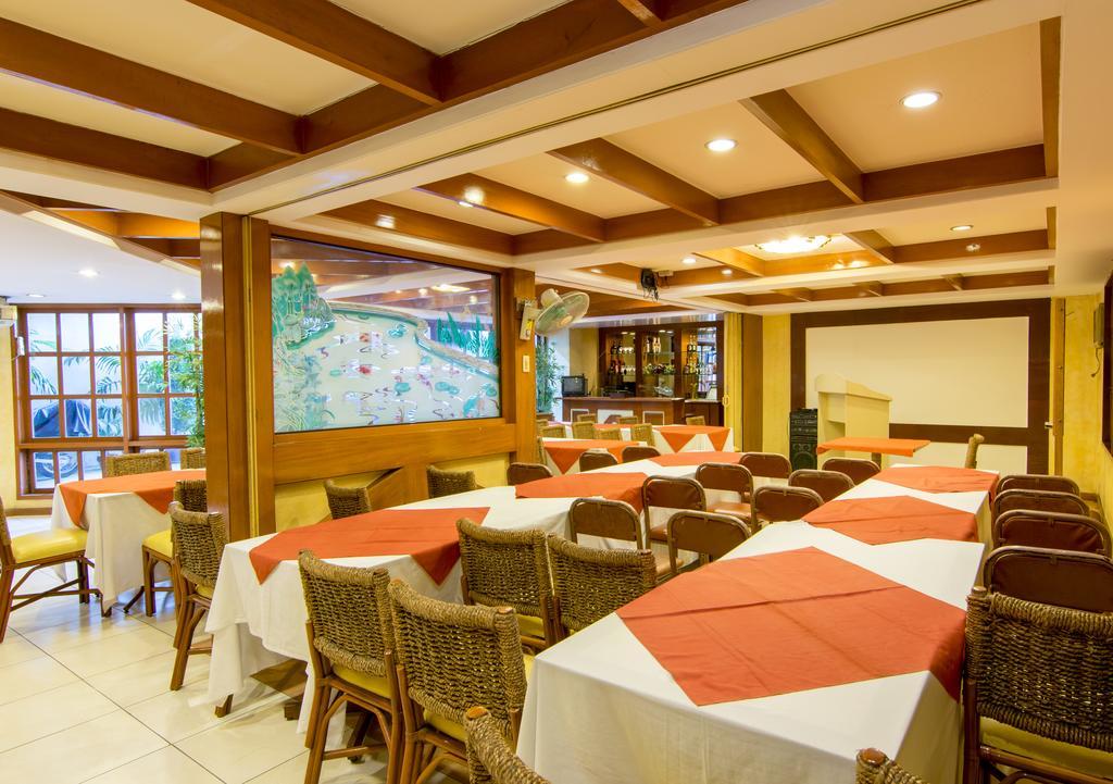 The Manor Hotel Davao City Exteriör bild