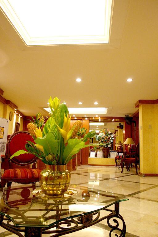 The Manor Hotel Davao City Exteriör bild